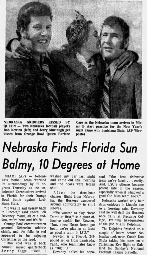 1970.12.25 Huskers arrive in Miami