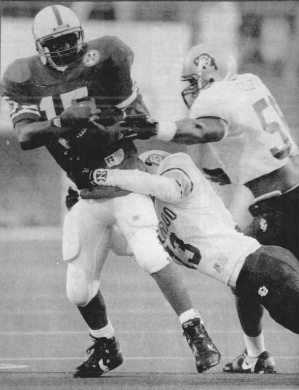 1992 Nebraska-Colorado football, Tommie Frazier tackled