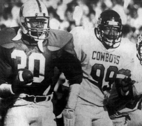 1982 photo Nebraska-Oklahoma State football, Mike Rozier and Leslie O'Neal - 