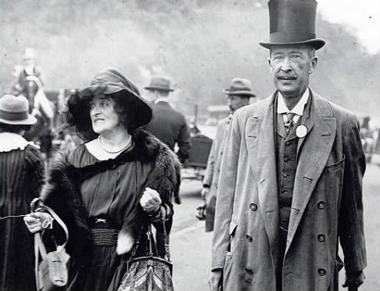 Lord and Lady Carnarvon in 1921  - 