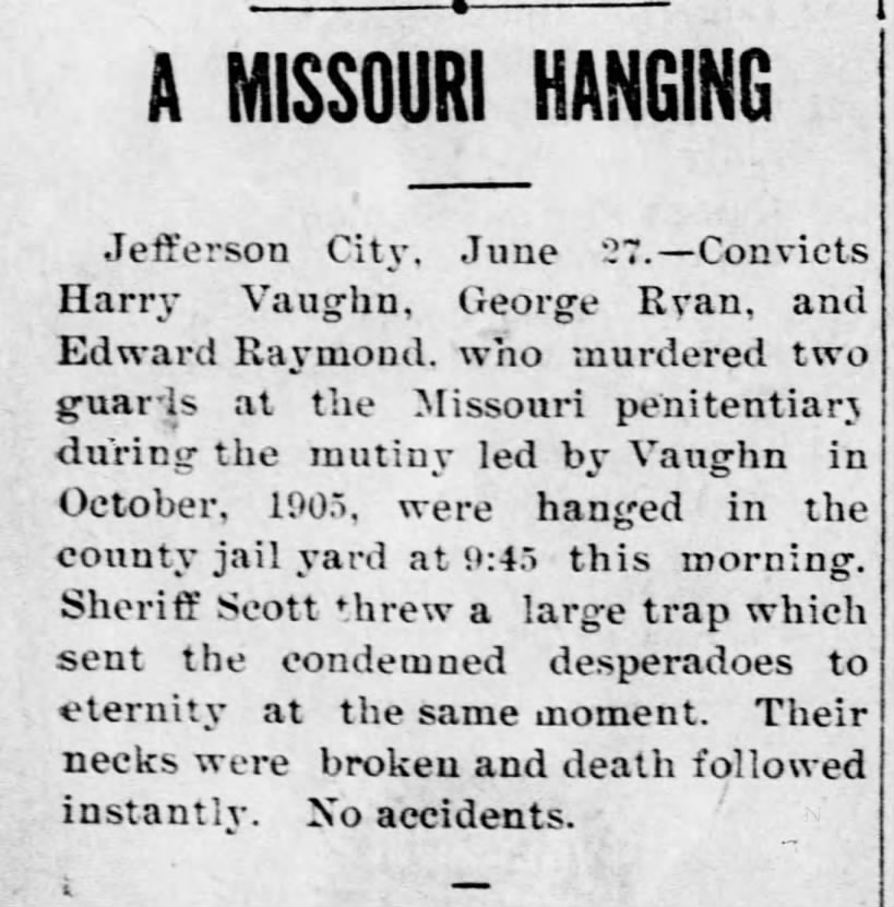 1907 A MO Hanging 3 Convicts (necks broken? )