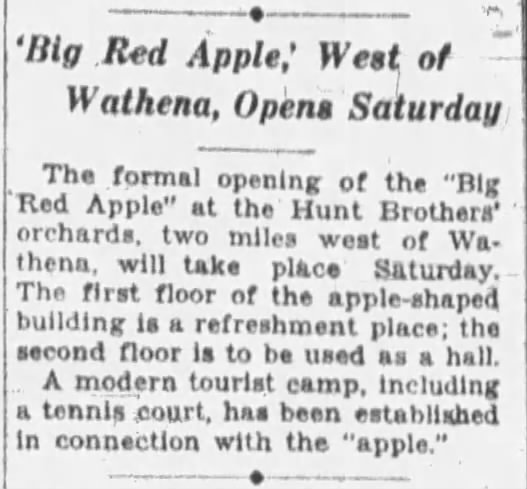 "Big Red Apple" in Wathena, Kansas, in 1928.
