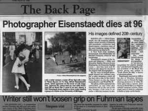 Photographer Alfred Eisenstaedt, who captured famous kiss on V-J Day, passes away in 1995